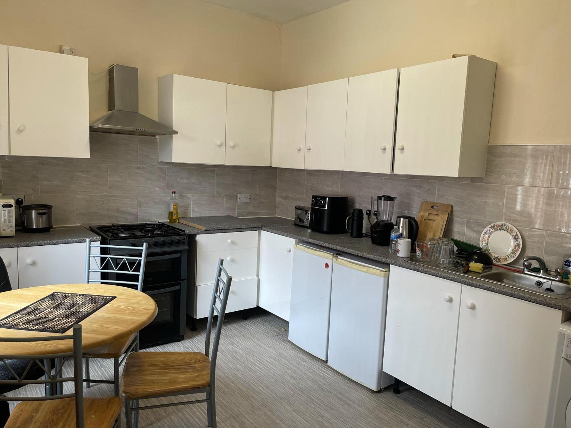 2-Bed Apartment - Sleeps 4 - Street Parking - Wifi Manchester Dış mekan fotoğraf